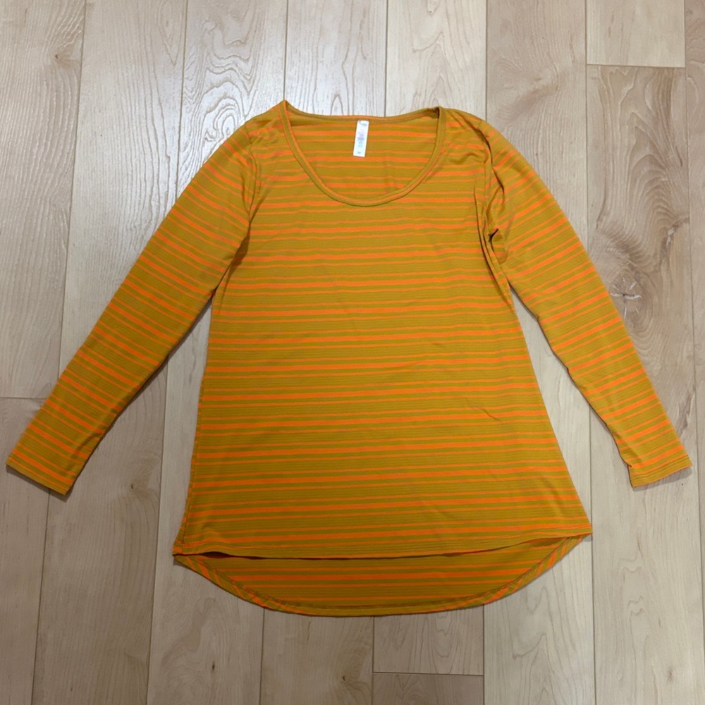 *4/$20* LuLaRoe Lynnae Striped Long Sleeve Shirt, sz M
